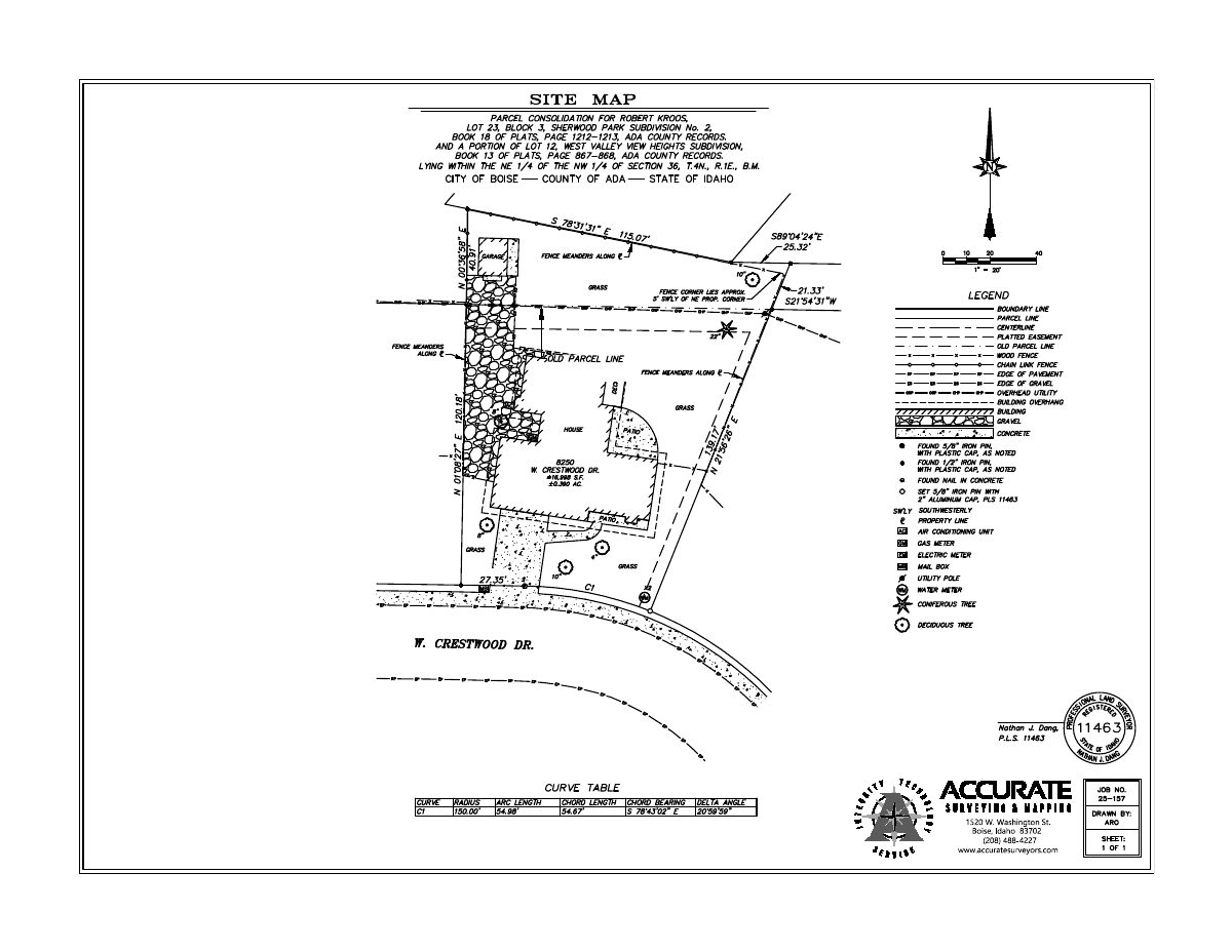 Site plan: Request to combine parcels on 0.4-acre residential site under city review