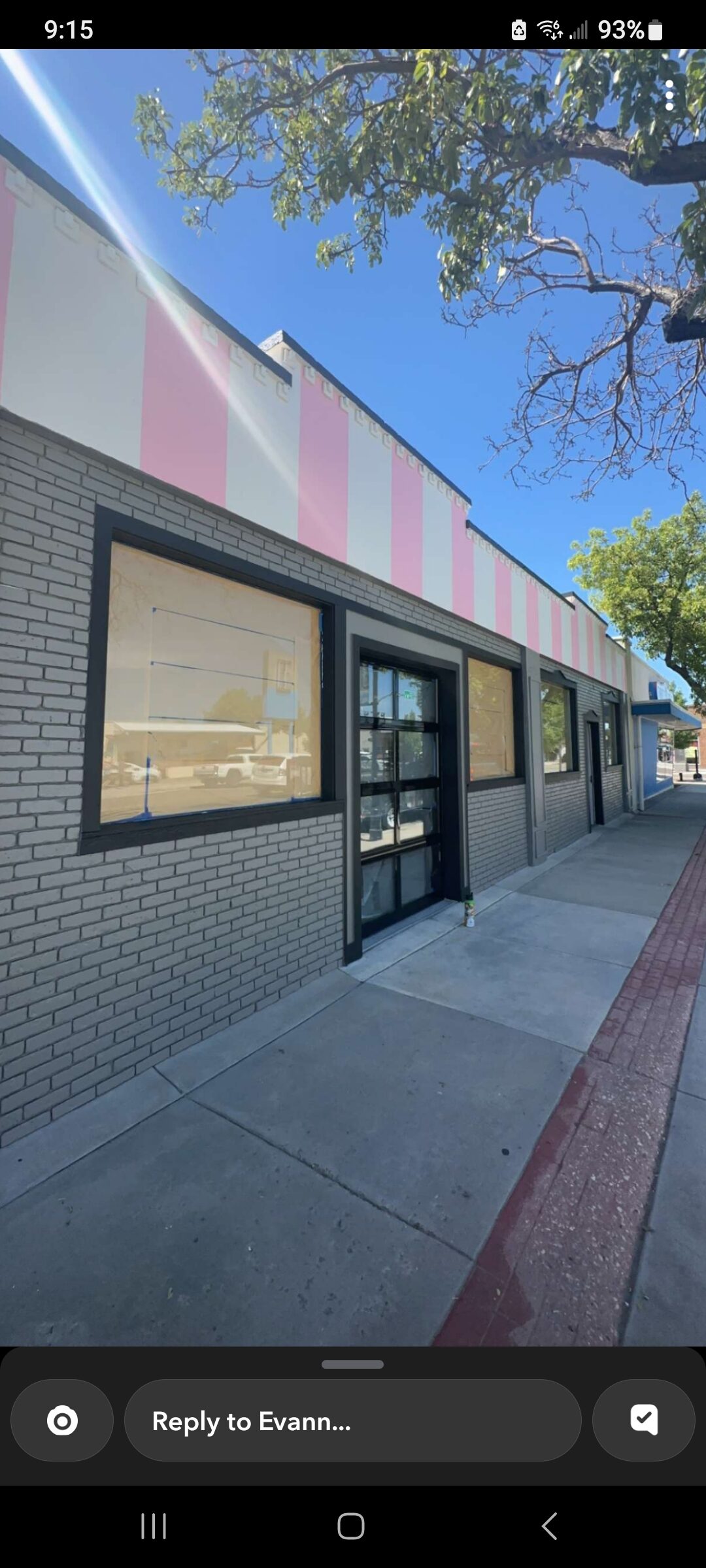 Site plan: Repainting of pink stripes in a historical color approved with conditions