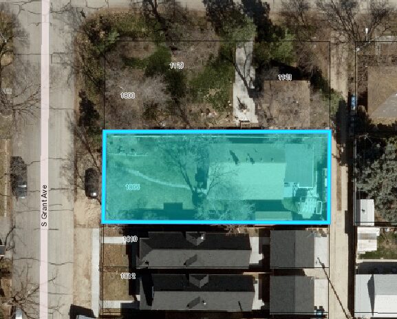 Site plan: Two homes with garages and apartments approved to replace one house